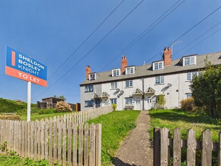2 BED Terraced House - Photo 5