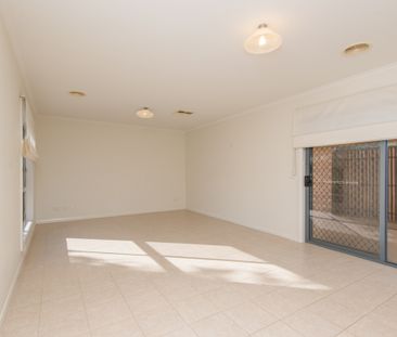 1 Curlew Place, SHEPPARTON VIC 3630 - Photo 4
