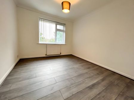 3/4 Bedroom House To Let - HP12 - Photo 2