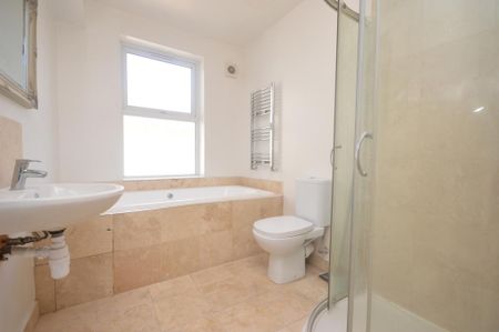 4 bedroom maisonette to rent - Photo 2