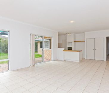 7 Prunella Crescent, Canning Vale. - Photo 6