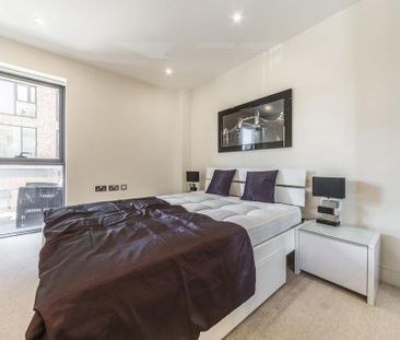 2 bedroom flat to rent - Photo 2