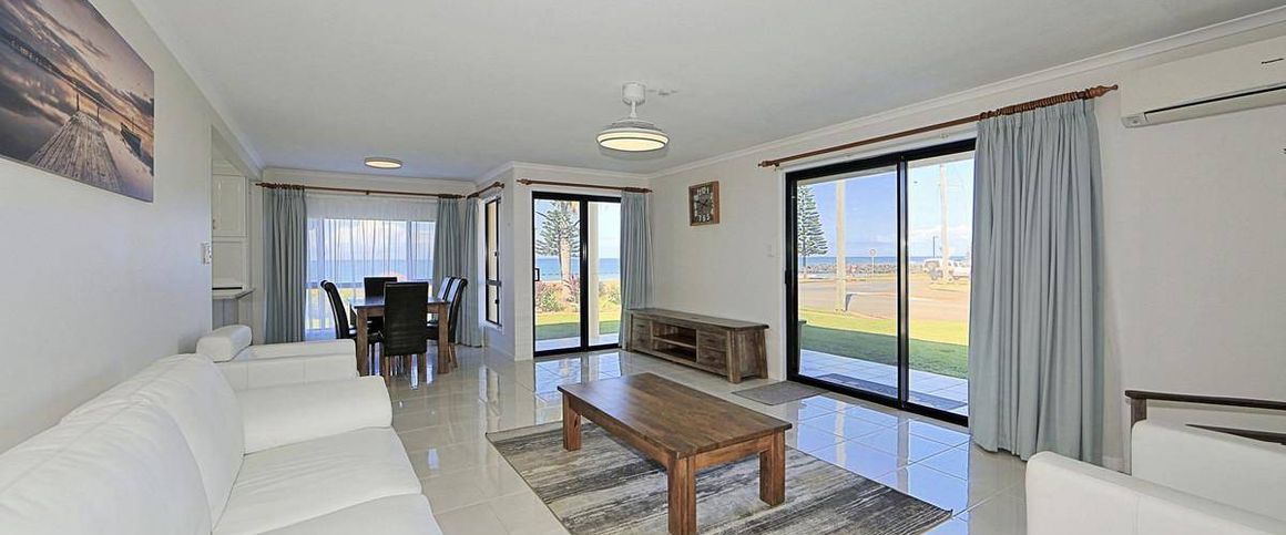 Stunning Ocean Views! – Ground floor Unit - Photo 1