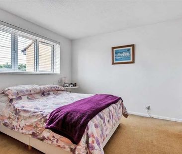 Lowestoft Drive, Cippenham, SL1 - Photo 6