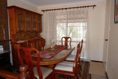 ROSSMOYNE HIGH SCHOOL ZONE! - Photo 2