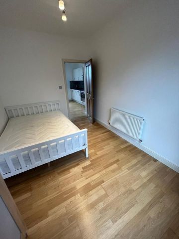2 Bed Flat, The Highway, E1W - Photo 4