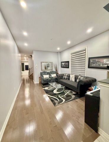 For Lease - 385 Royal West Drive Unit# Upper, Brampton, Ontario - Photo 2