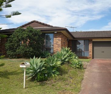 Neat & Tidy 4 Bedroom Home! - Photo 4