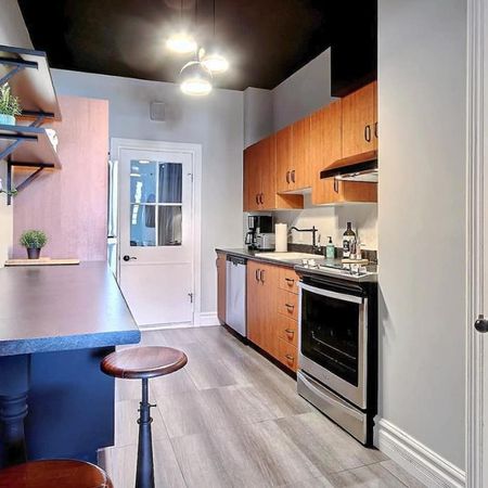 4 1/2 central à Québec, meublé, équipé, internet et cable inclus - Photo 3