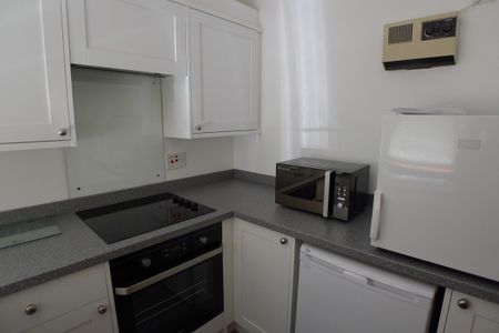 Property to let in St Andrews - Photo 2