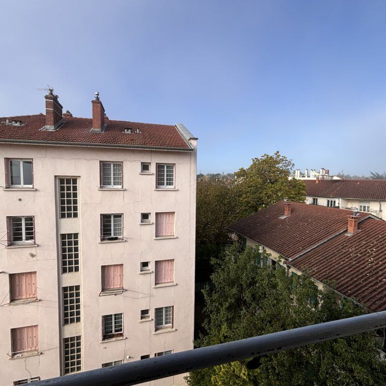 APPARTEMENT T3 A LOUER - CHAMPAGNE AU MONT D OR - 57.85 m2 - 880 € charges comprises par mois - Photo 1