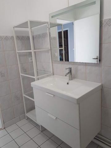 Location Appartement 4 pièces 66m² ROUSIES 59131 - Photo 3