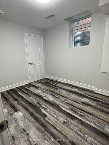 For Lease - 21 Exhibition Crescent, Brampton, Ontario - Photo 4
