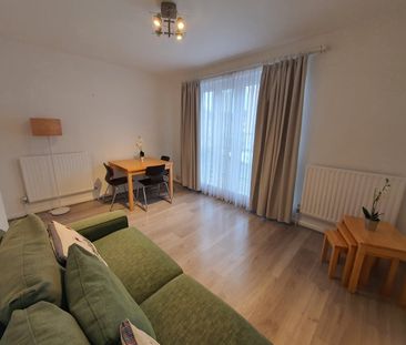 1 Bed Flat, Enterprize Way, SE8 - Photo 1
