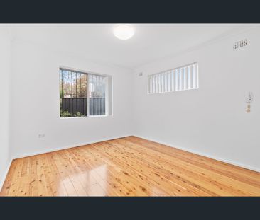 1/18 John Street, Newtown, NSW 2042 - Photo 3
