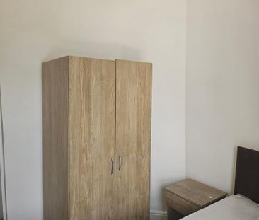 House share to rent - Photo 3