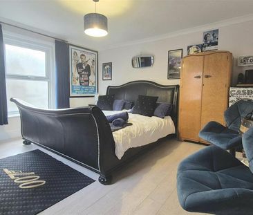 4 bedroom apartment to rent - Photo 5