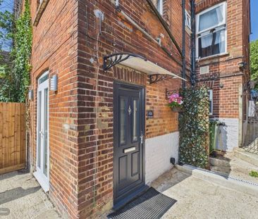 Priory Avenue, High Wycombe, Buckinghamshire,HP13 - Photo 5