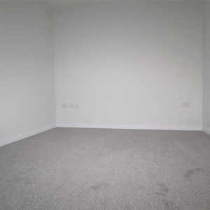 Apartment - Photo 2