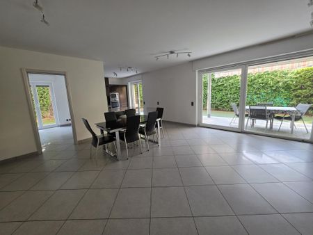 Posizione privilegiata con terrazza e ampio giardino - Foto 3
