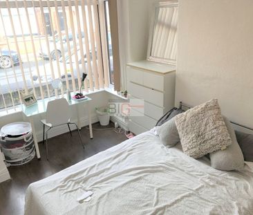 4 Bed Terraced House, Whitby Road, M14 - Photo 3