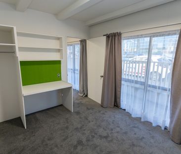 On-Campus Flat – Opposite Uni Library. Available for 2025 only! - Photo 5