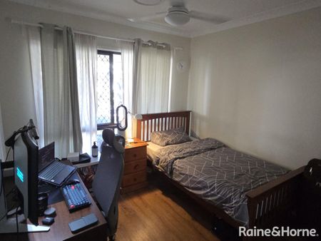 Spacious Family Home in Prime Woodlands Estate Location - Photo 3