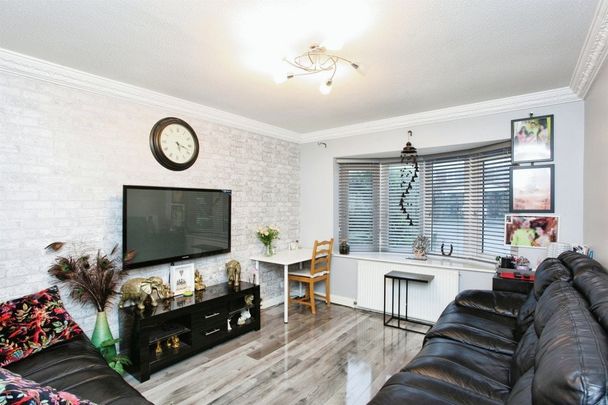 Woodfield Road, Talbot Green, PONTYCLUN - Photo 1