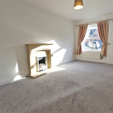Highfield Close, Dunscroft, Doncaster DN7 4GA - Photo 4