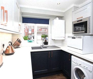 1 bedroom in a house share to rent - Photo 3
