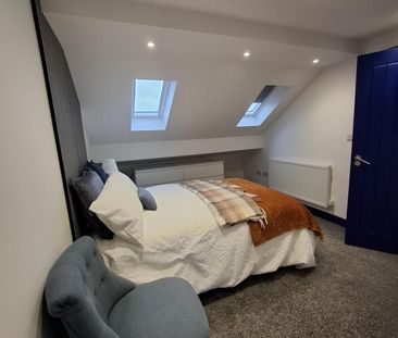 Room to let in newly refurbished HMO – Heneage Road - Photo 1