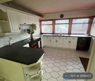 1 bedroom in a house share to rent - Photo 3