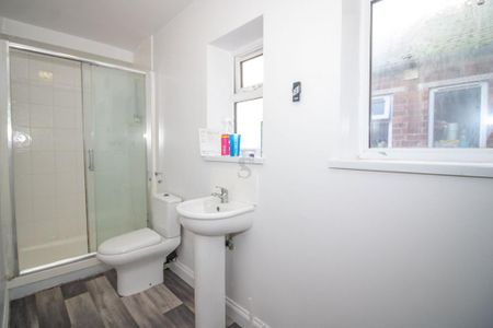 2 bedroom maisonette to rent - Photo 5