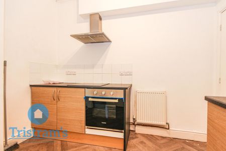3 bed Ground Floor Flat for Rent - Photo 2