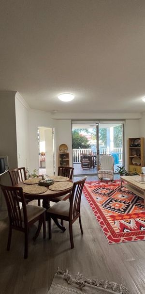 Greenslopes - Photo 1