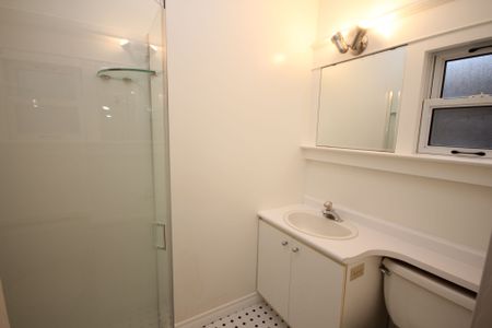 For Lease - 31 Hiawatha Road, Toronto, Ontario - Photo 2