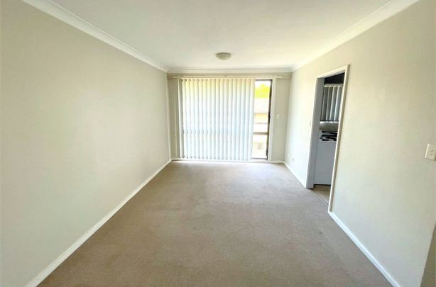Cosy Unit in Convenient Location! - Photo 1