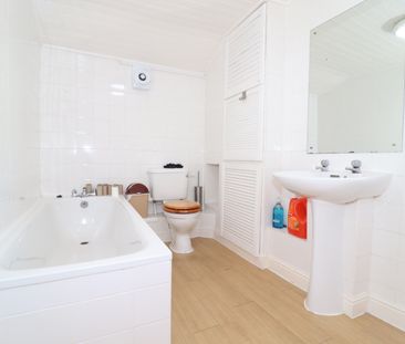 Elm Street, Roath - Photo 4