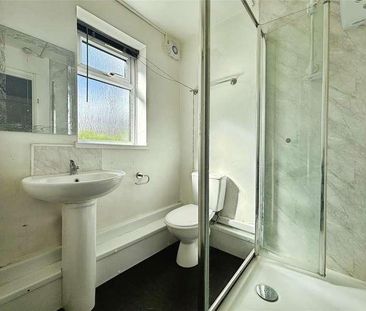 Westcott Place, Swindon, Wiltshire, SN1 - Photo 5