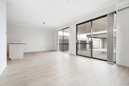 Bright & Spacious Haven - Photo 2