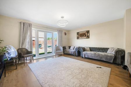 4 bedroom townhouse to rent - Photo 3