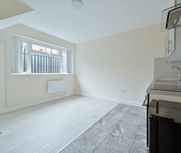 1 bedroom flat to rent - Photo 6
