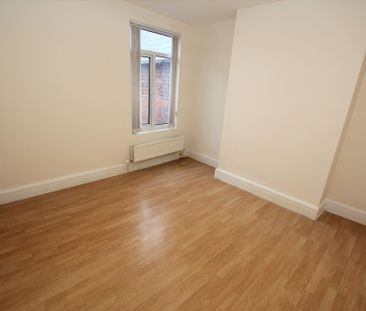 4 Bedroom Town House, Chester - Photo 6