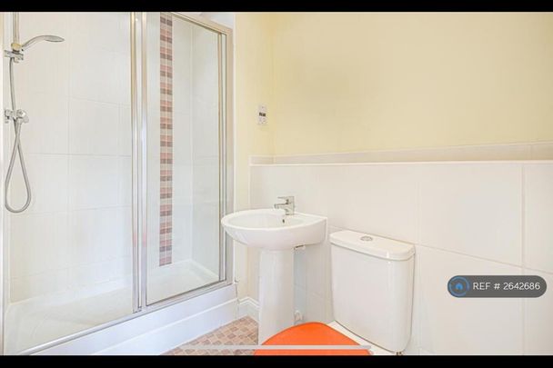 4 bedroom terraced house to rent - Photo 1