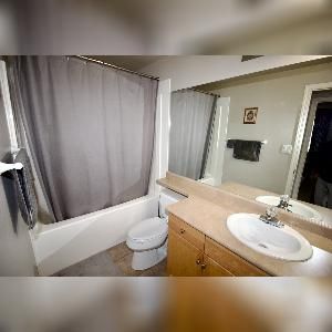 2 Bed 1 Bath Townhouse Summerside Edmonton For Rent - Photo 1