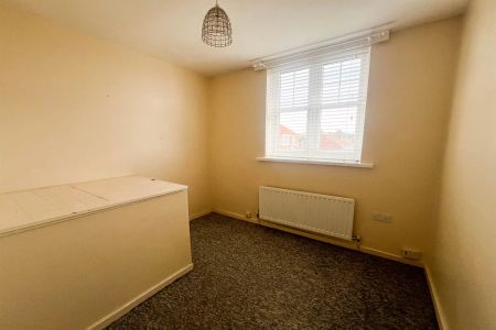 3 bed semi-detached house to rent in Fulwell Avenue, South Shields, NE34 - Photo 3