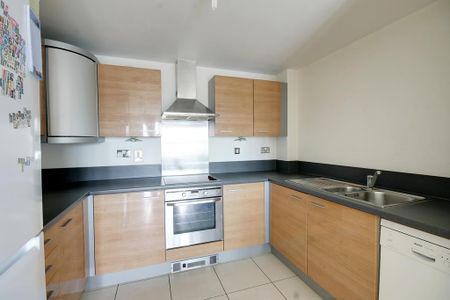 2 bedroom flat to rent - Photo 5