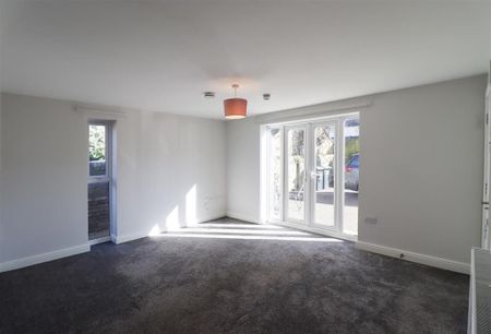 1 bedroom ground floor flat to rent - Photo 2