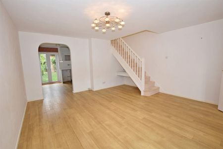 3 bedroom end of terrace house to rent - Photo 2