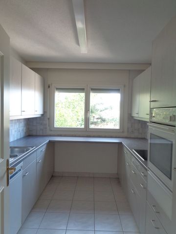 zentral gelegene 3.5-Zimmerwohnung mit Aussicht - befristet bis 31.03.2026 - Photo 4